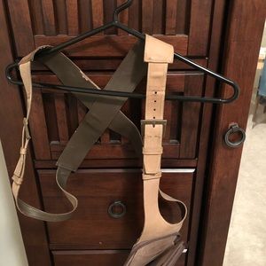 Mbarqgo: custom leather wallet holster